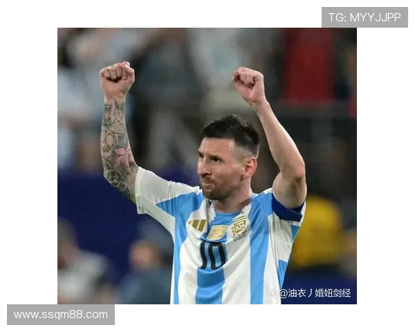 足球明星化身新手球员挑战赛场真伪身份引发热议